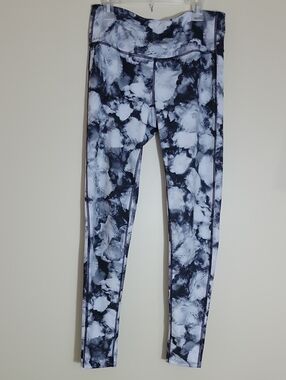Athleta leggings sz Medium  Chatarunga Crush Tight Women's black grey 721708